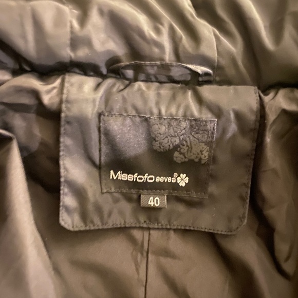 ❄️⛄️ Very Warm European Brand Down Coat with real fox fur - Picture 8 of 10